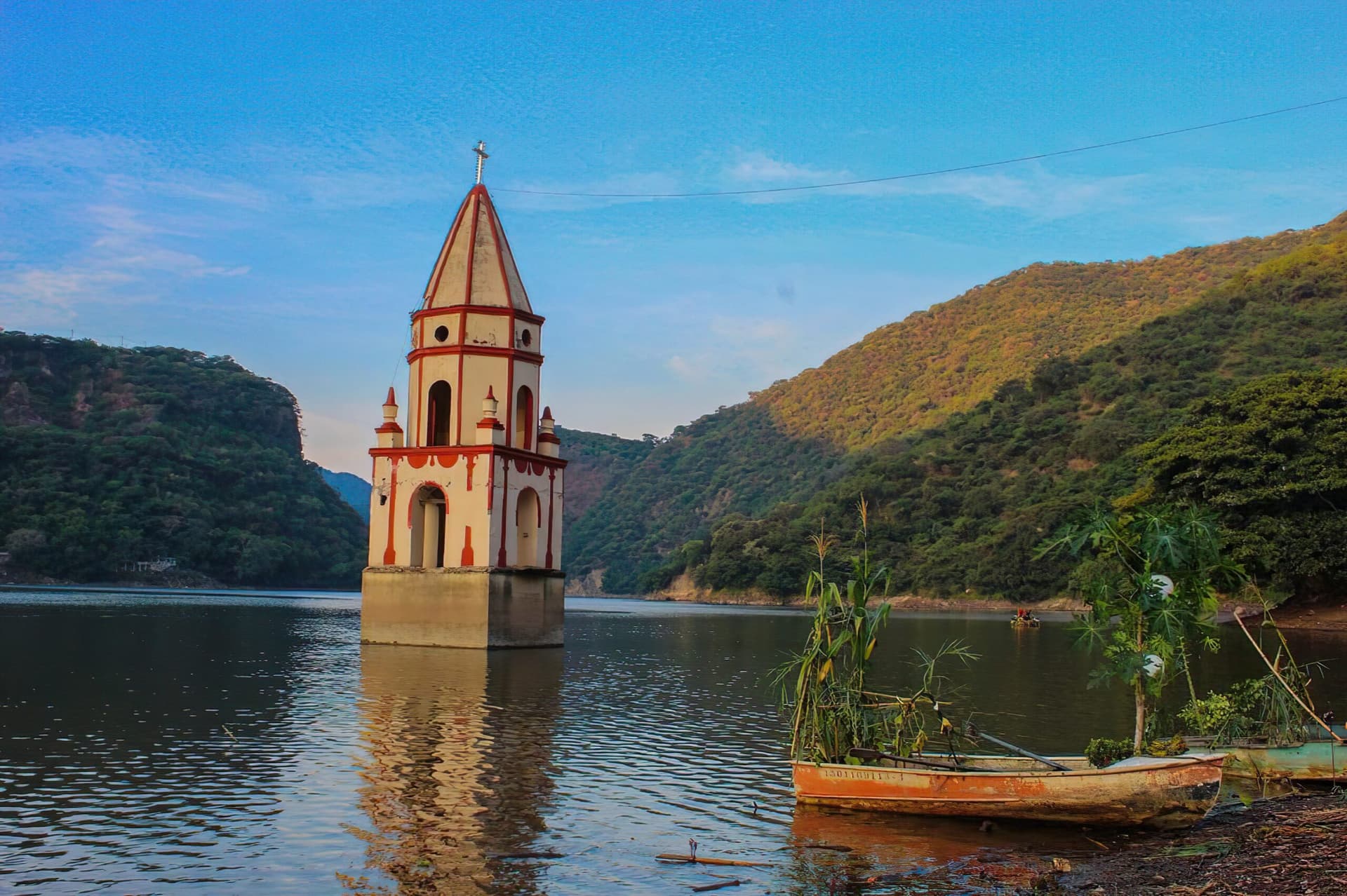 Santo Tomás de los Plátanos, Valle de Bravo: Agroturismo y cultivo de flores exóticas